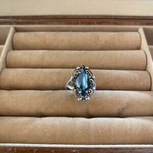 Silver and Black Onyx Filigree Ring